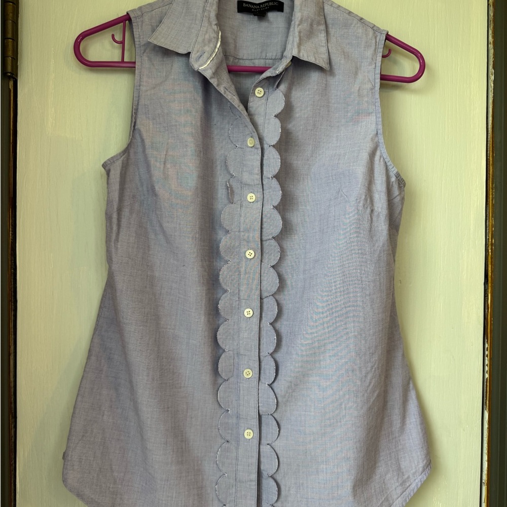 Banana Republic Light Blue Sleeveless Scalloped Button-Down Shirt